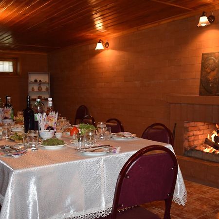 Family Hotel Lago & Wine Cellar Lagodechi Exteriör bild