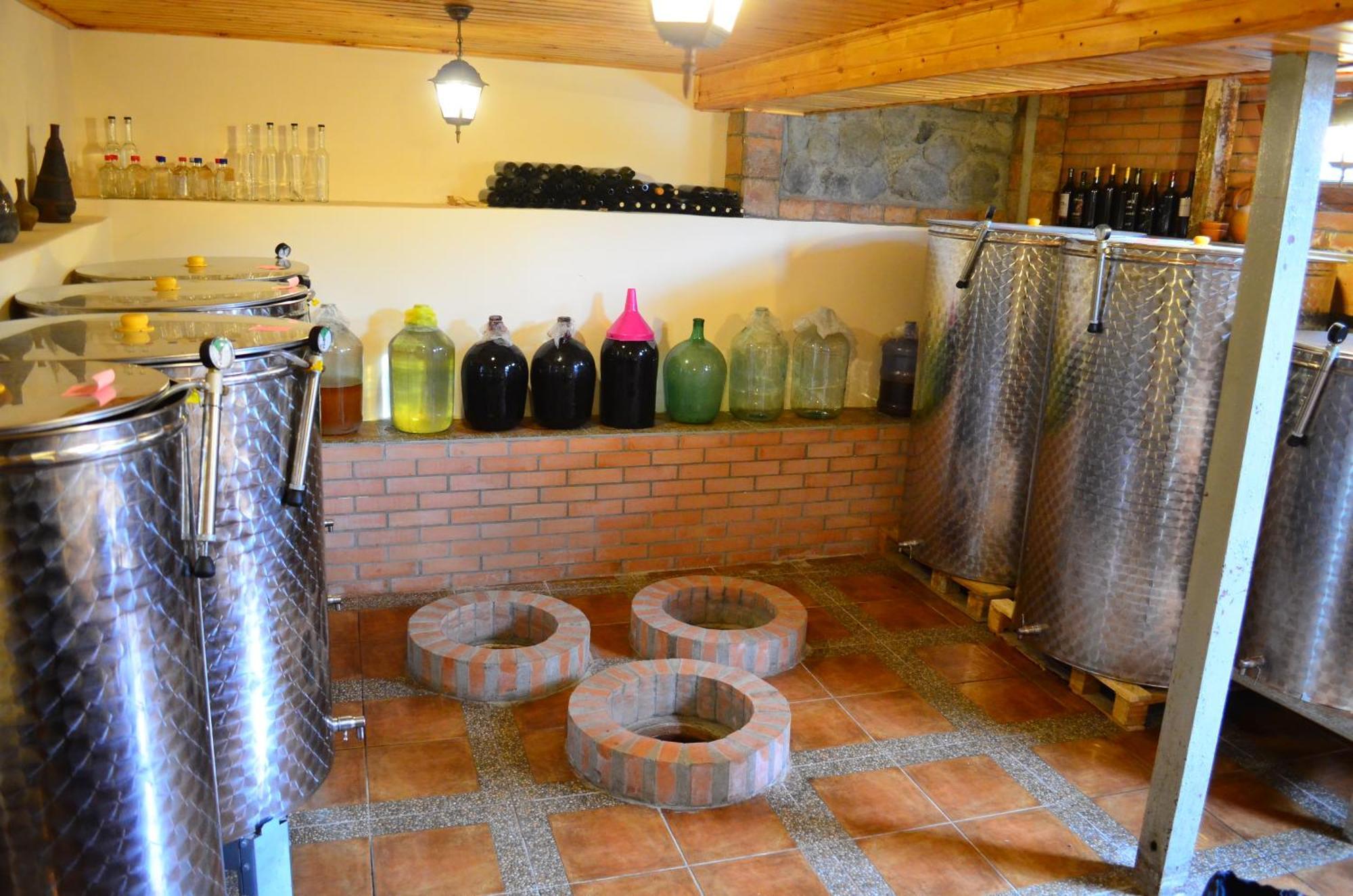 Family Hotel Lago & Wine Cellar Lagodechi Exteriör bild